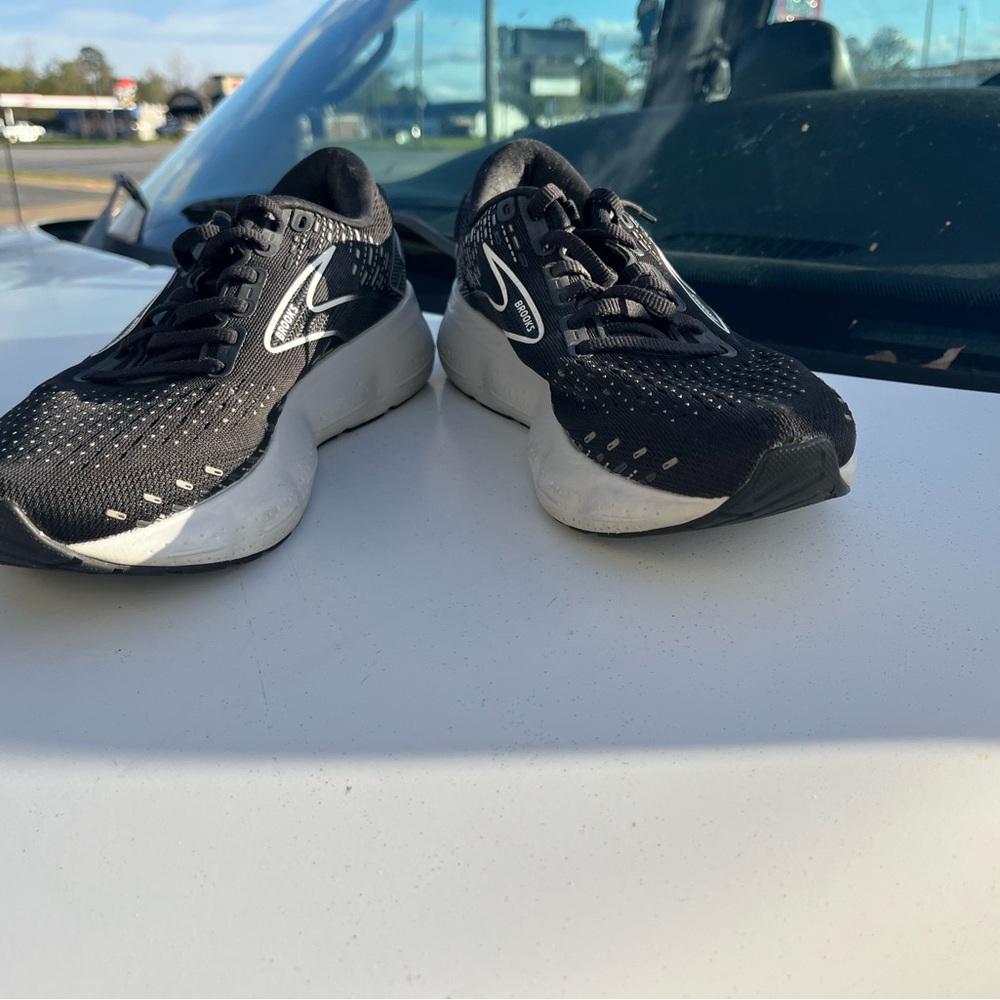 Nike Black and White Athletic Sneakers